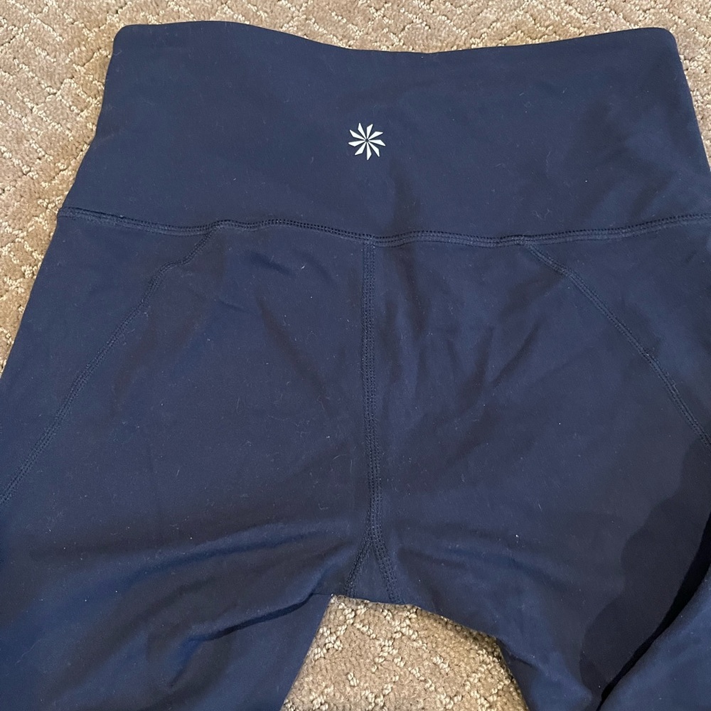 Athleta crop leggings in navy blue. Size XS